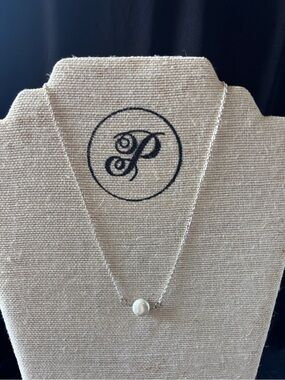 Plunder Silver Chain Necklace with Single White Pearl